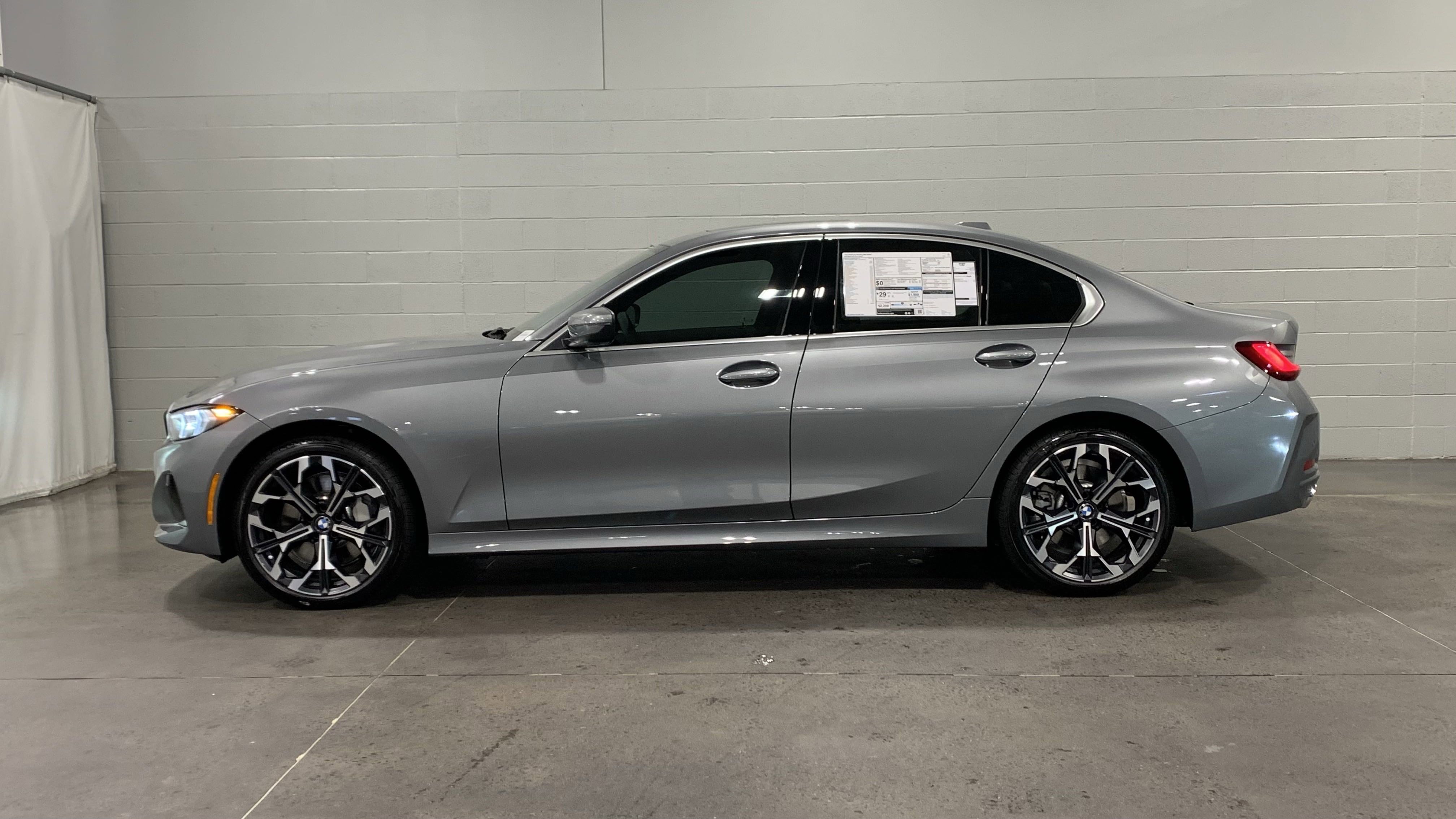 Used 2025 BMW 330i xDrive Sedan w/ Convenience Package AWD/4WD image 5