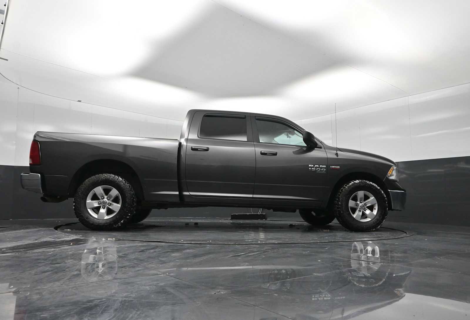 Used 2021 RAM 1500 Classic SLT image 25