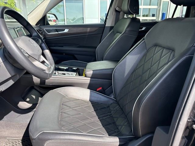 Used 2024 Volkswagen Atlas SEL Premium R-Line AWD/4WD image 10