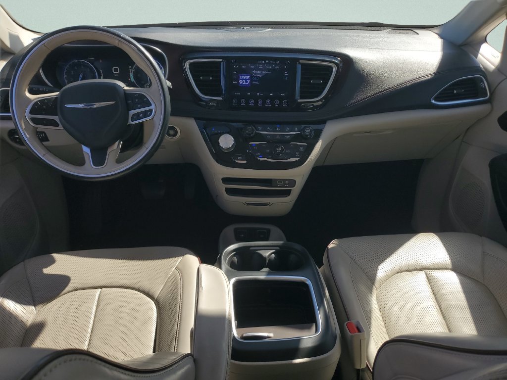 Used 2018 Chrysler Pacifica Limited w/ Advanced Safetytec Group FWD image 11