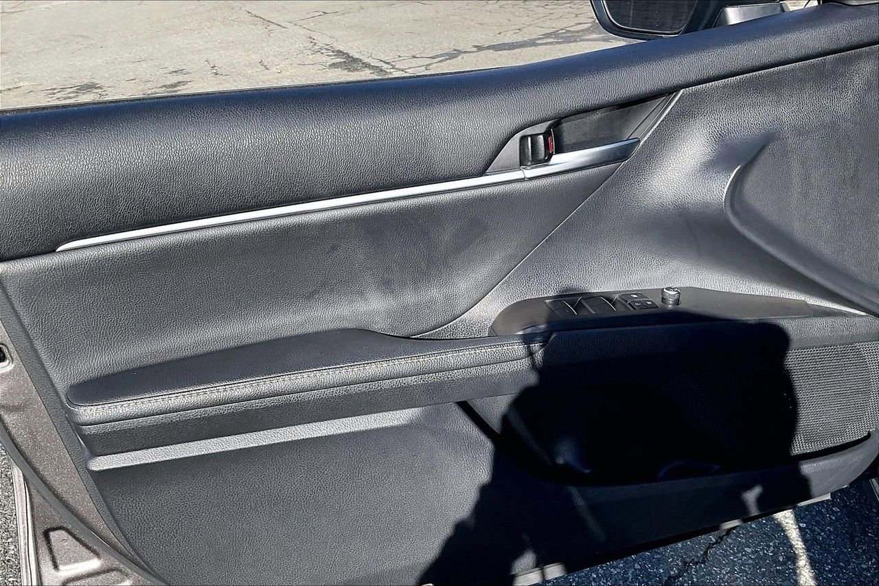 Used 2023 Toyota Camry XSE w/ Cold Weather Package image 27