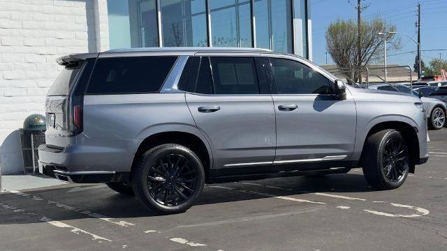 Used 2022 Cadillac Escalade Premium Luxury image 3