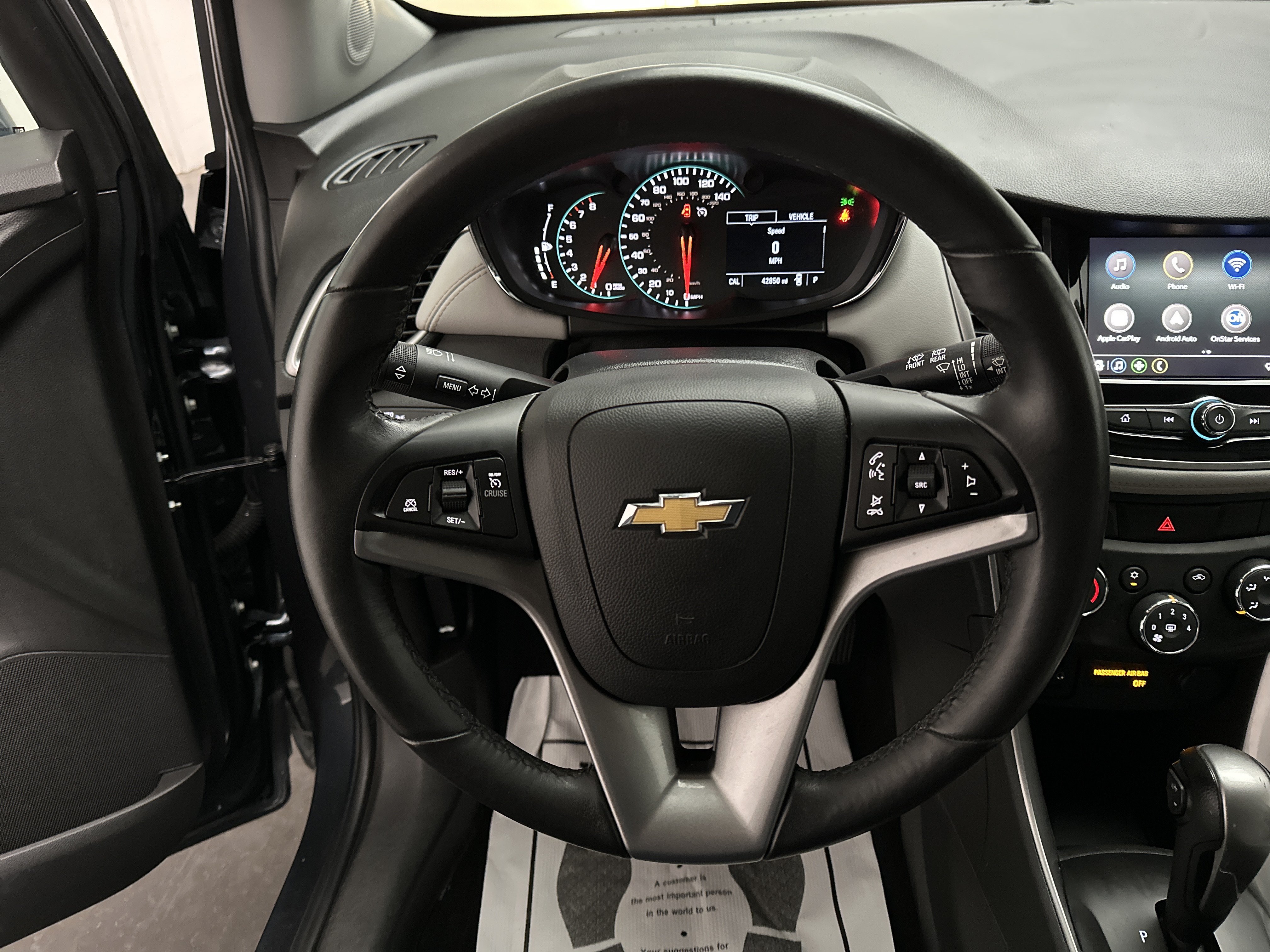 Used 2022 Chevrolet Trax LT w/ LT Convenience Package AWD/4WD image 23