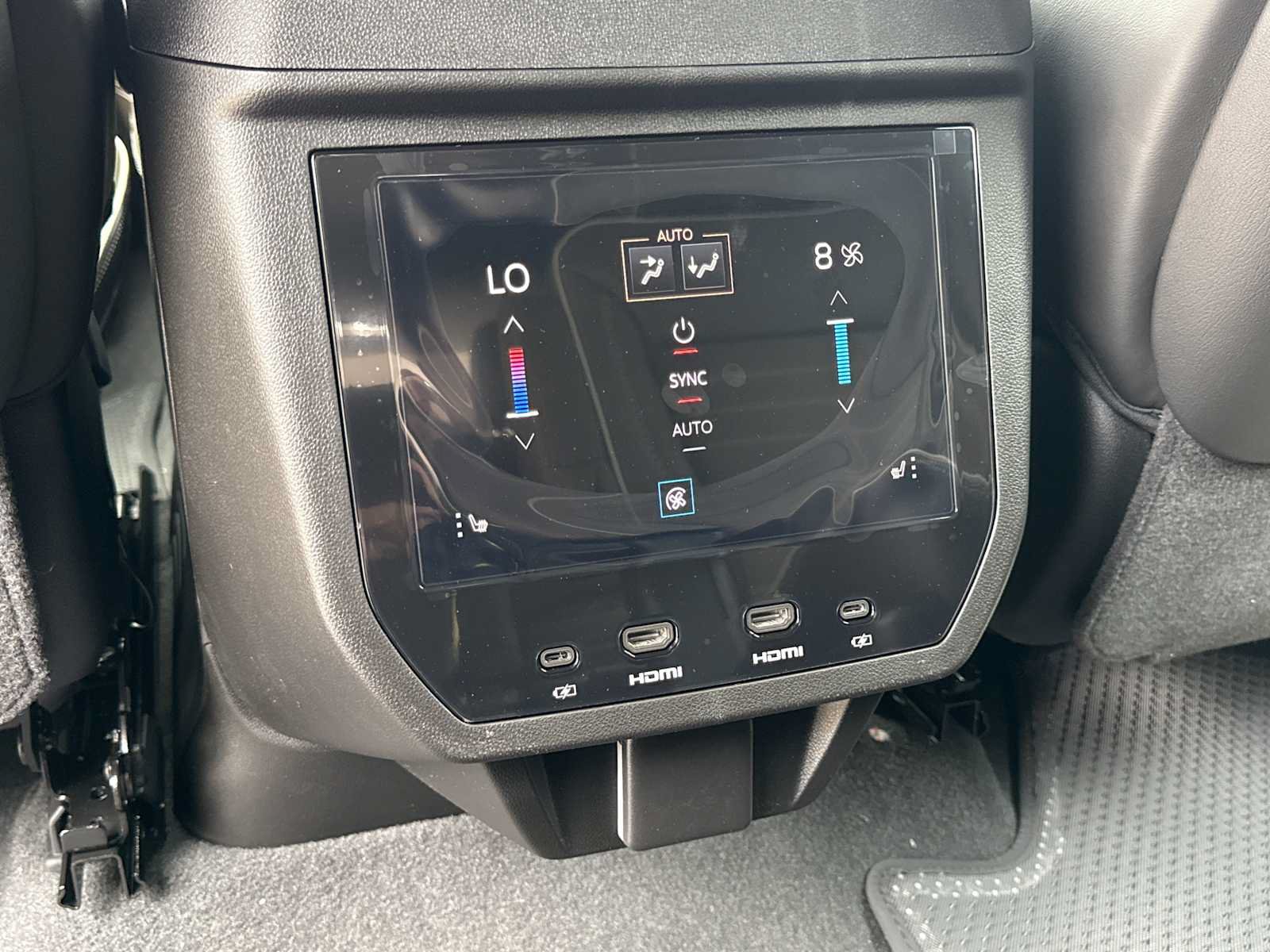New 2026 GMC Yukon Denali Ultimate AWD/4WD image 27
