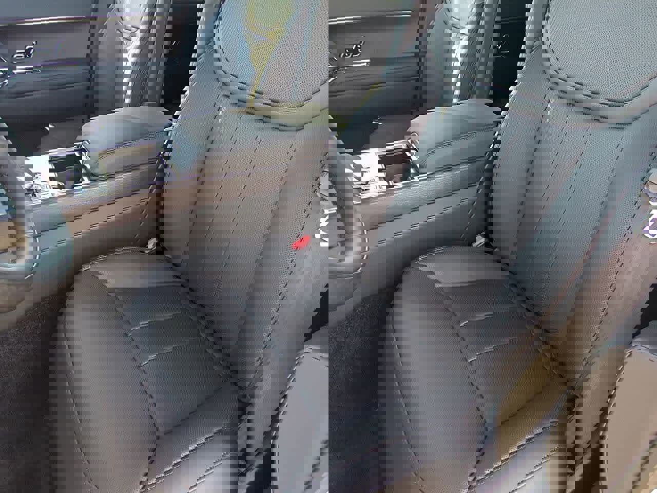 New 2025 Land Rover Range Rover SE image 15