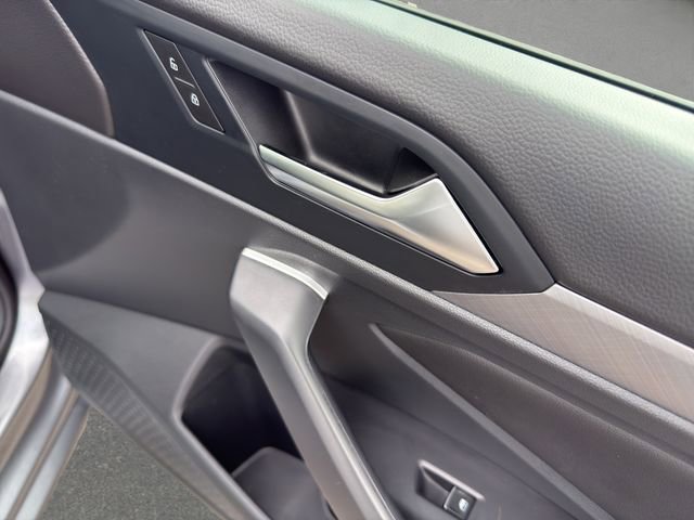 Used 2024 Volkswagen Jetta SE w/ Panoramic Sunroof Package image 16