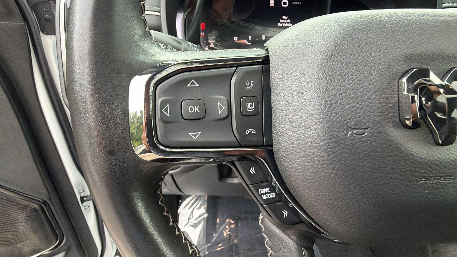 Used 2025 RAM 1500 Limited AWD/4WD image 29
