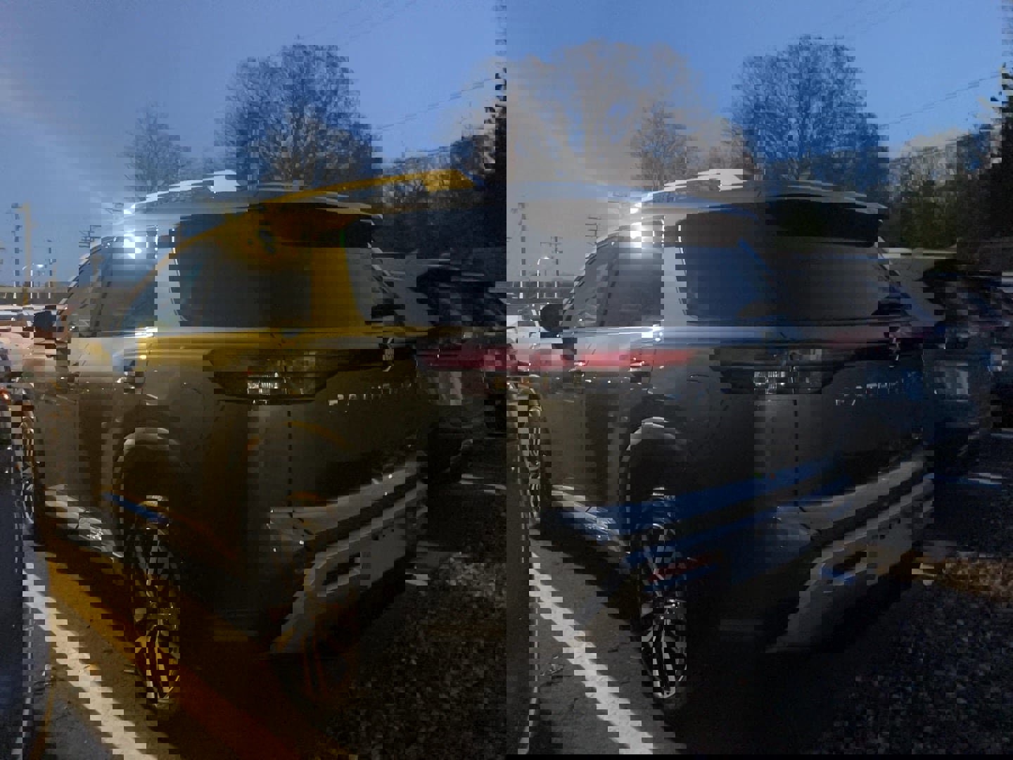 Used 2025 Nissan Pathfinder Platinum AWD/4WD image 24