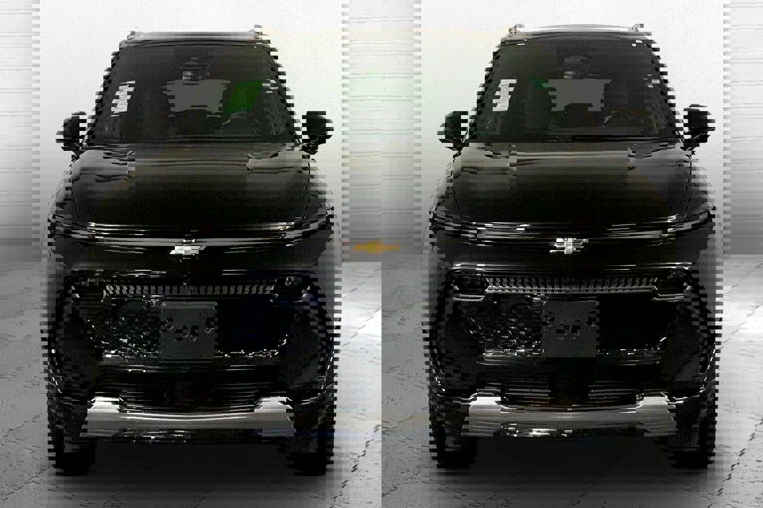 Used 2025 Chevrolet Equinox EV LT image 2