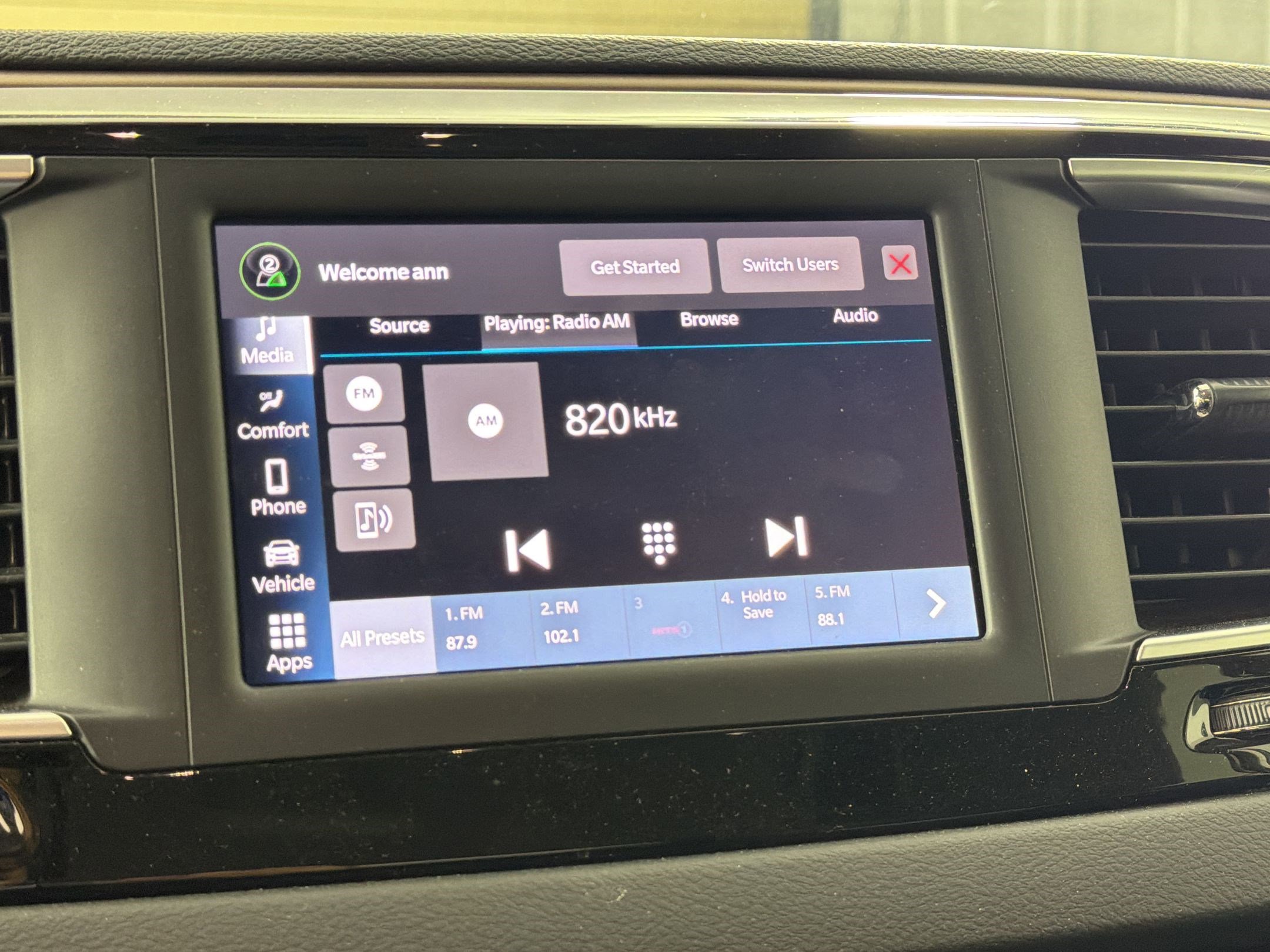 Used 2023 Chrysler Voyager LX image 22