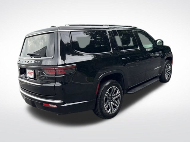 Used 2025 Jeep Wagoneer 4WD w/ Premium Group I image 9