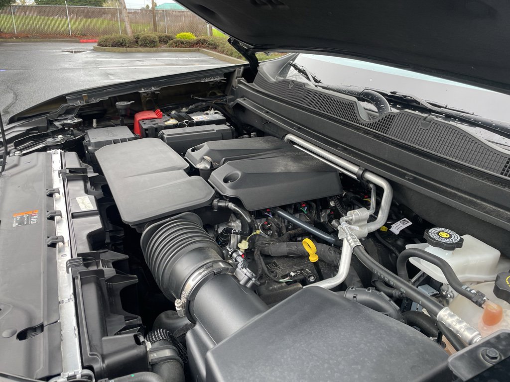 Used 2024 Chevrolet Colorado ZR2 w/ ZR2 Convenience Package III image 18