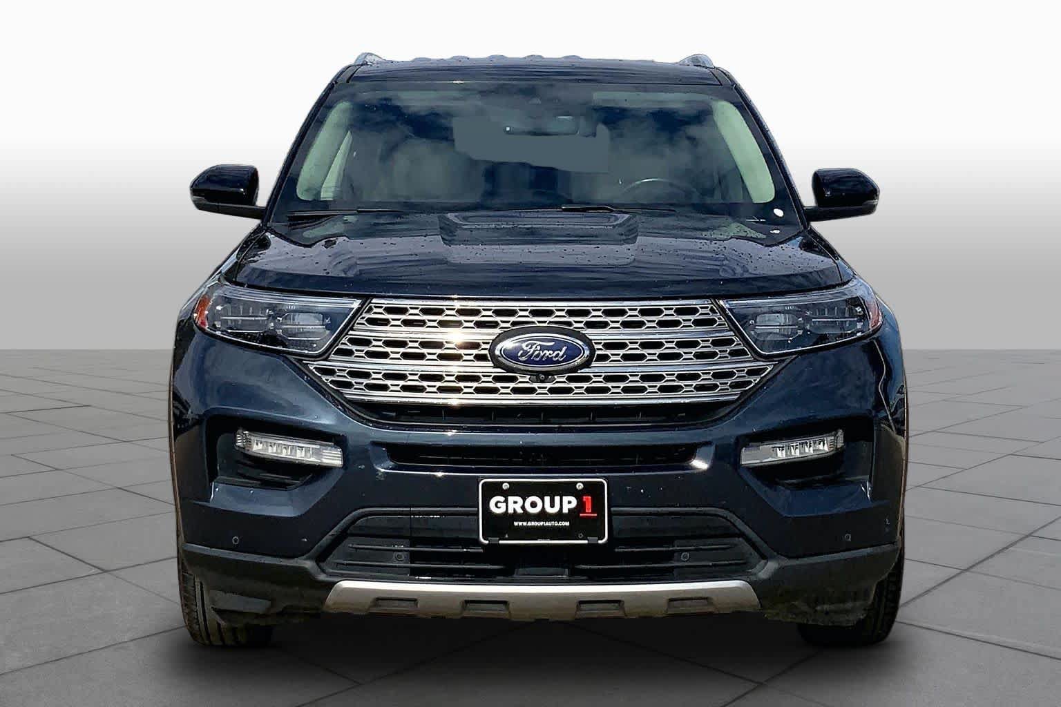 Used 2022 Ford Explorer Limited w/ Equipment Group 301A RWD image 4