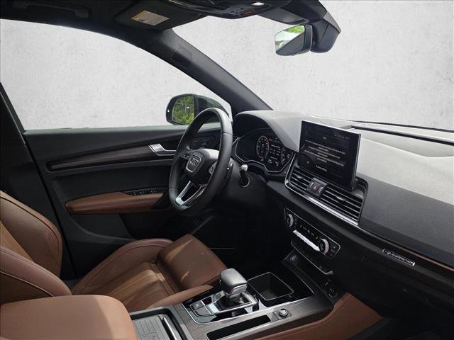 Used 2023 Audi Q5 e Prestige w/ Prestige Package image 11