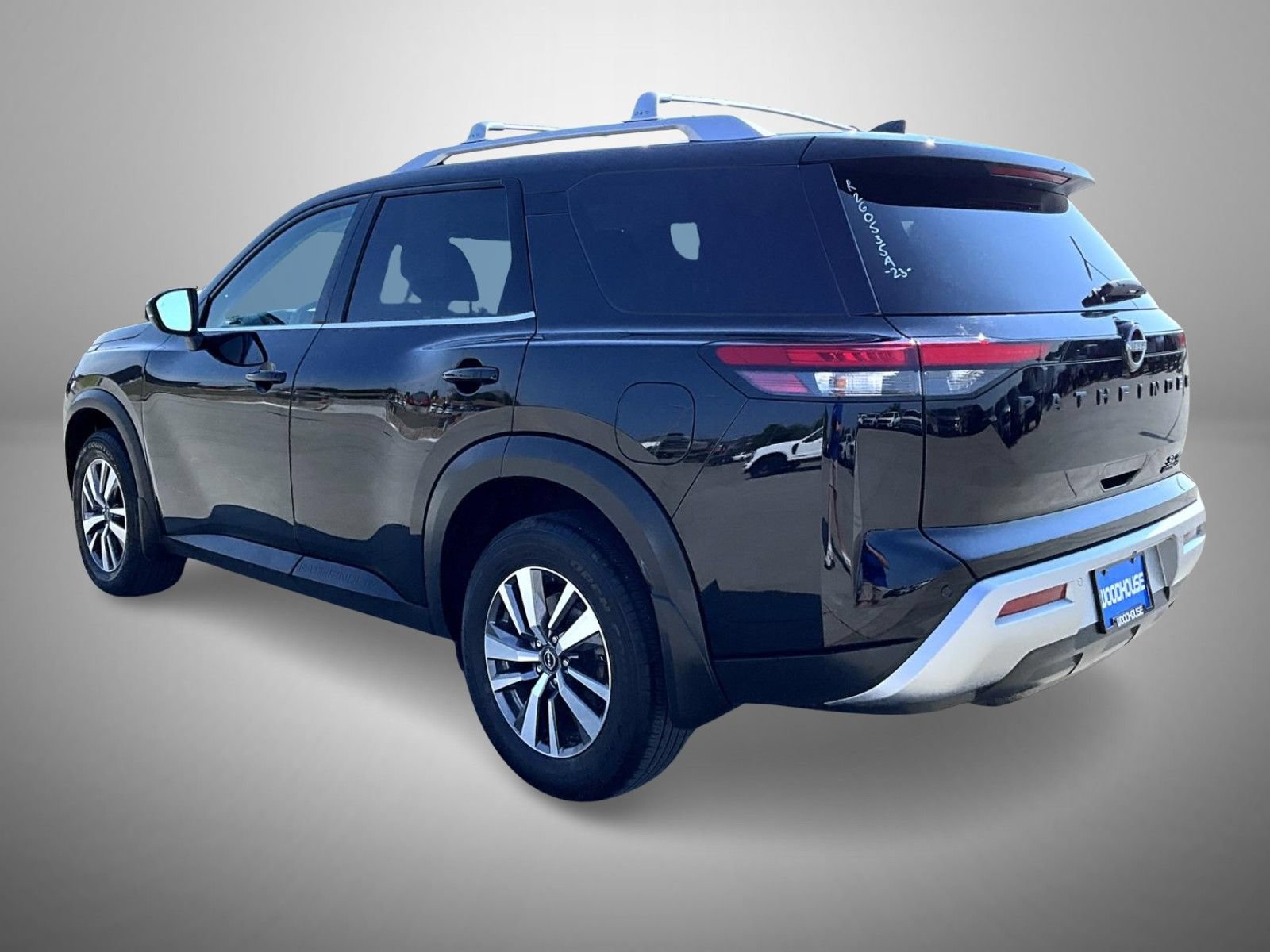 Used 2023 Nissan Pathfinder SL w/ Lighting Package (N92) AWD/4WD image 7