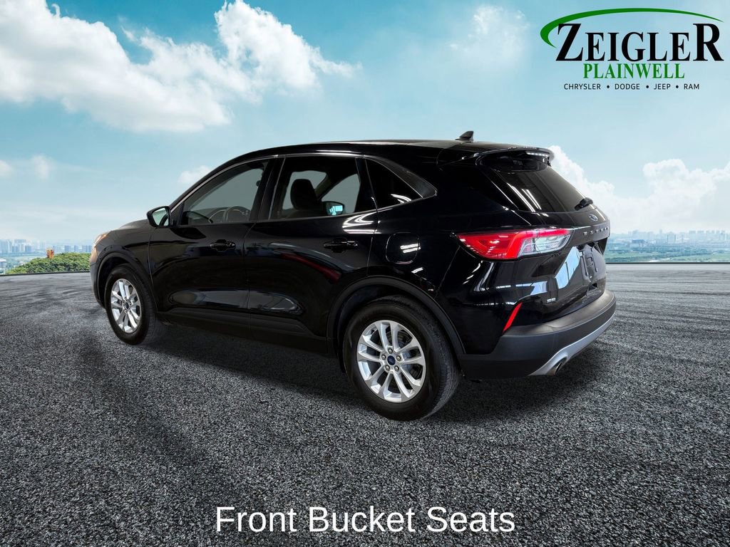 Used 2020 Ford Escape SE image 5