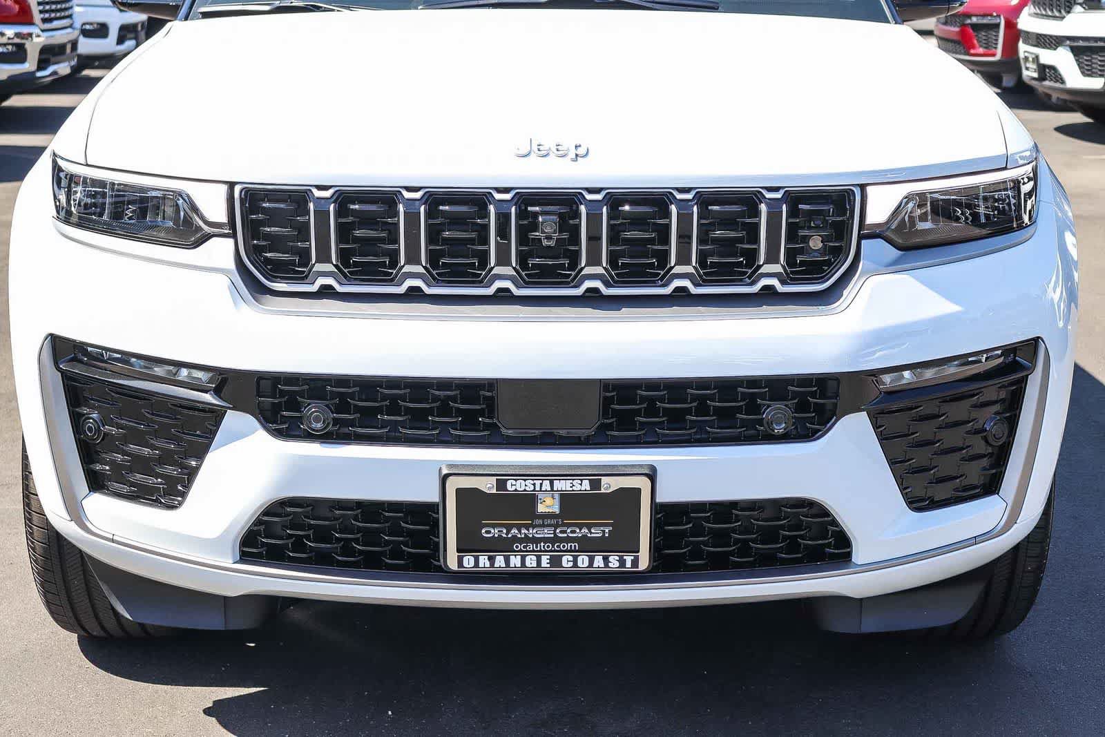 New 2026 Jeep Grand Cherokee Summit AWD/4WD image 9