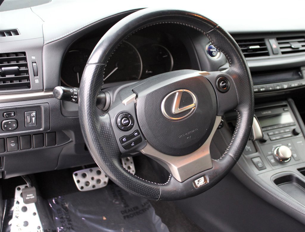 Used 2015 Lexus CT 200h w/ F Sport w/Nuluxe Interior image 27