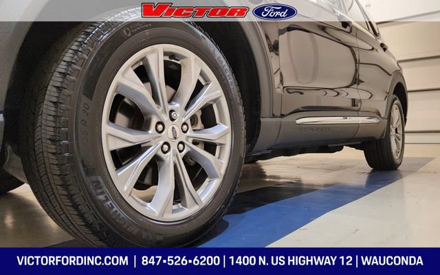 Used 2023 Ford Explorer XLT w/ Equipment Group 202A AWD/4WD image 4