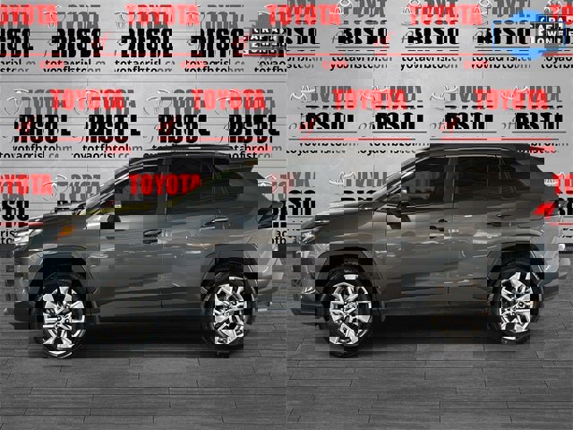Used 2023 Toyota RAV4 XLE Premium image 7