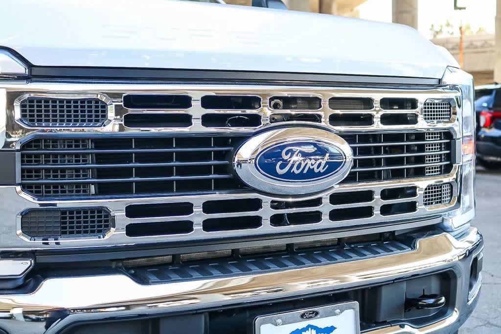 New 2026 Ford F350 XL w/ XL Chrome Package AWD/4WD image 5