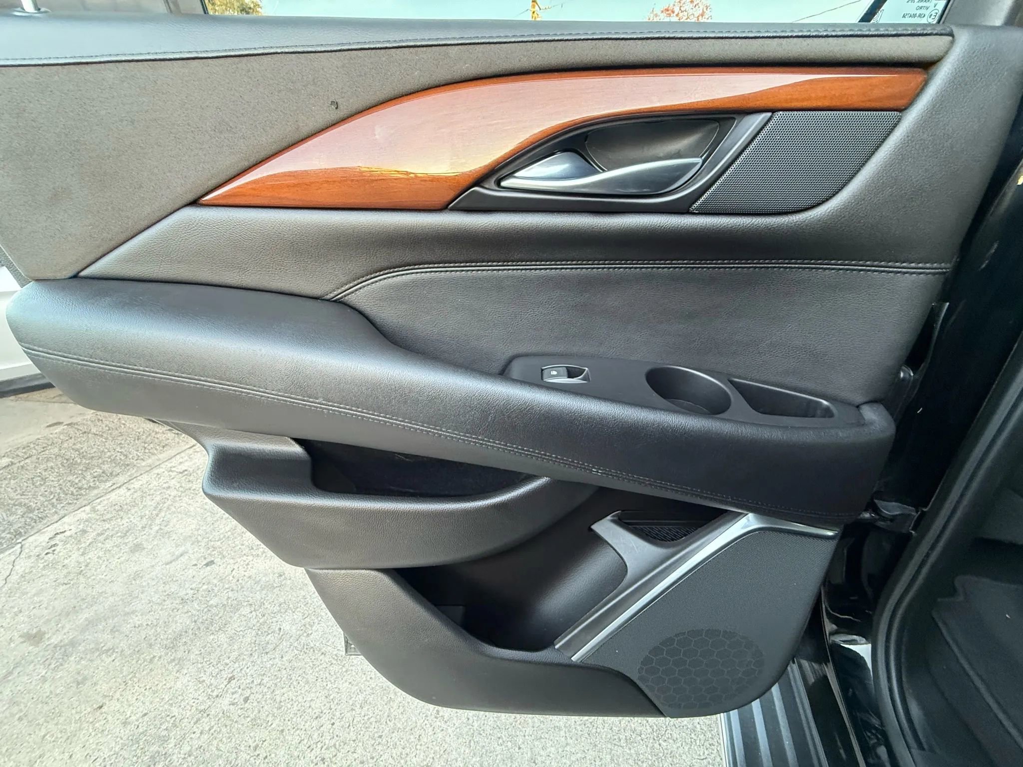 Used 2018 Cadillac Escalade Luxury image 22