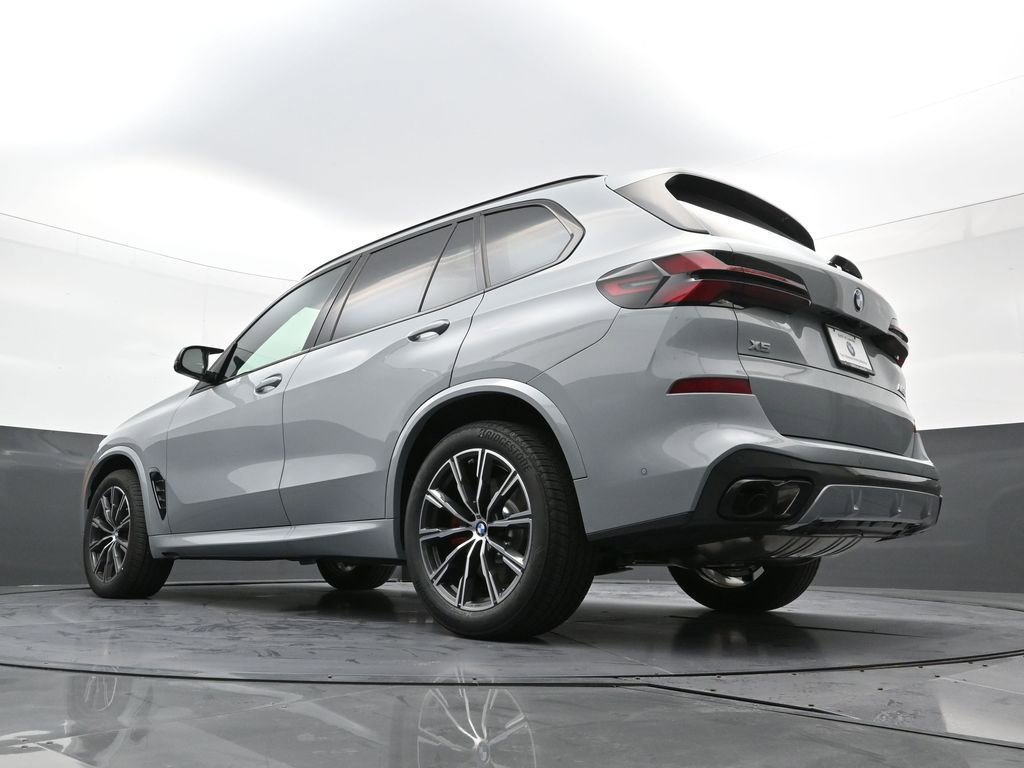 New 2026 BMW X5 M60i w/ Climate Comfort Package image 25