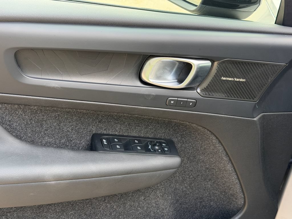 Certified 2023 Volvo C40 P8 Recharge Ultimate w/ Protection Package Premier AWD/4WD image 10