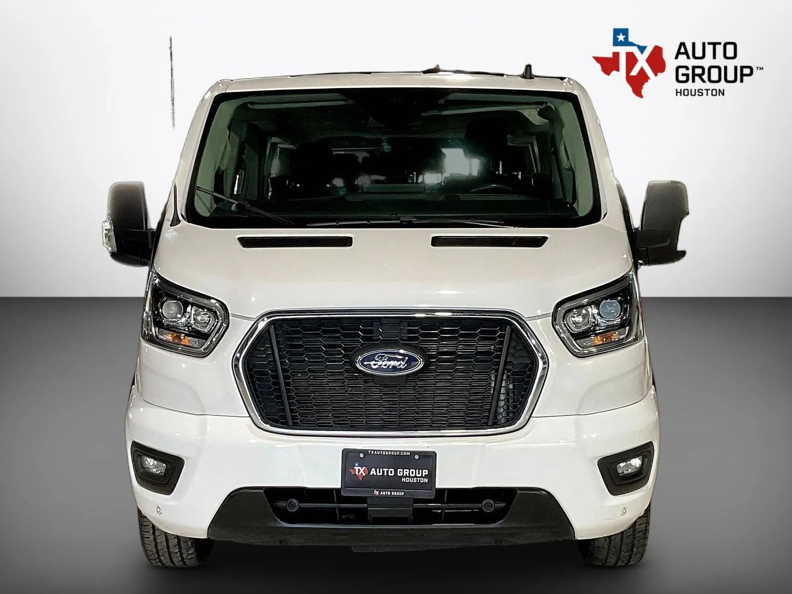 Used 2023 Ford Transit 350 XLT RWD image 6