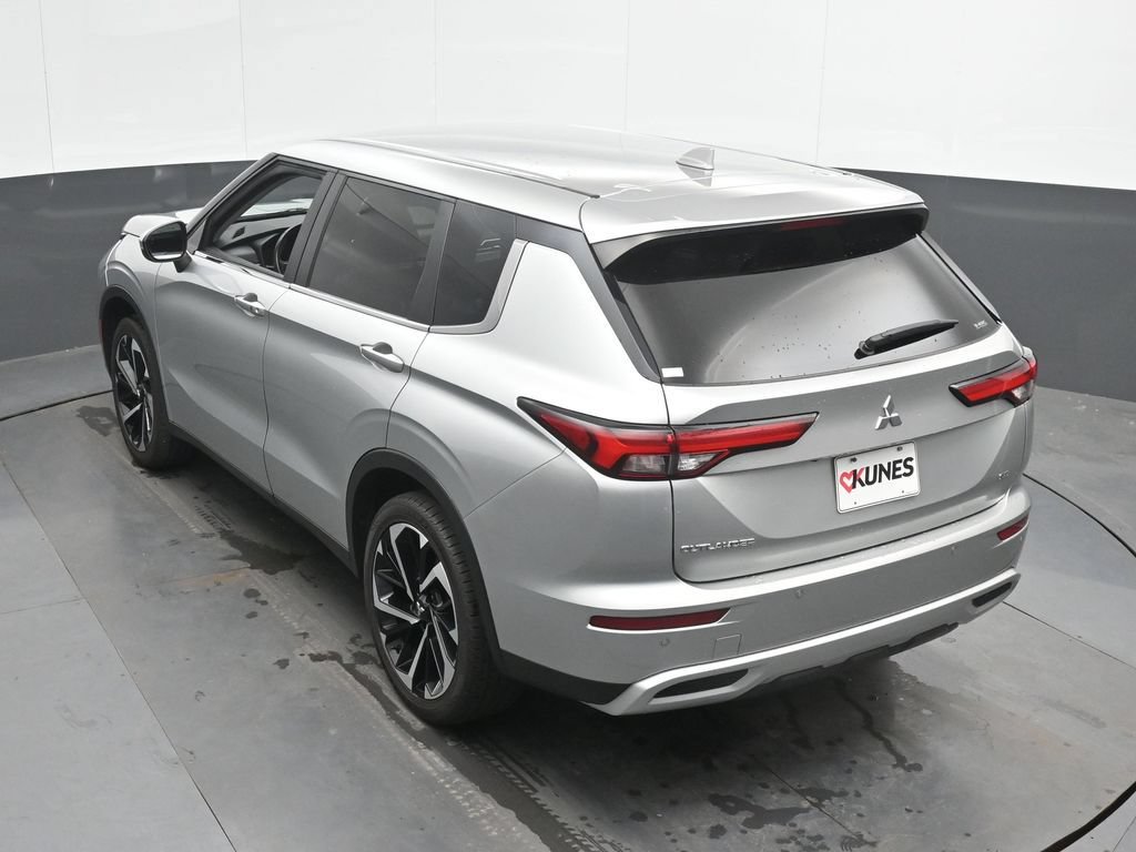 Used 2024 Mitsubishi Outlander SE AWD/4WD image 38