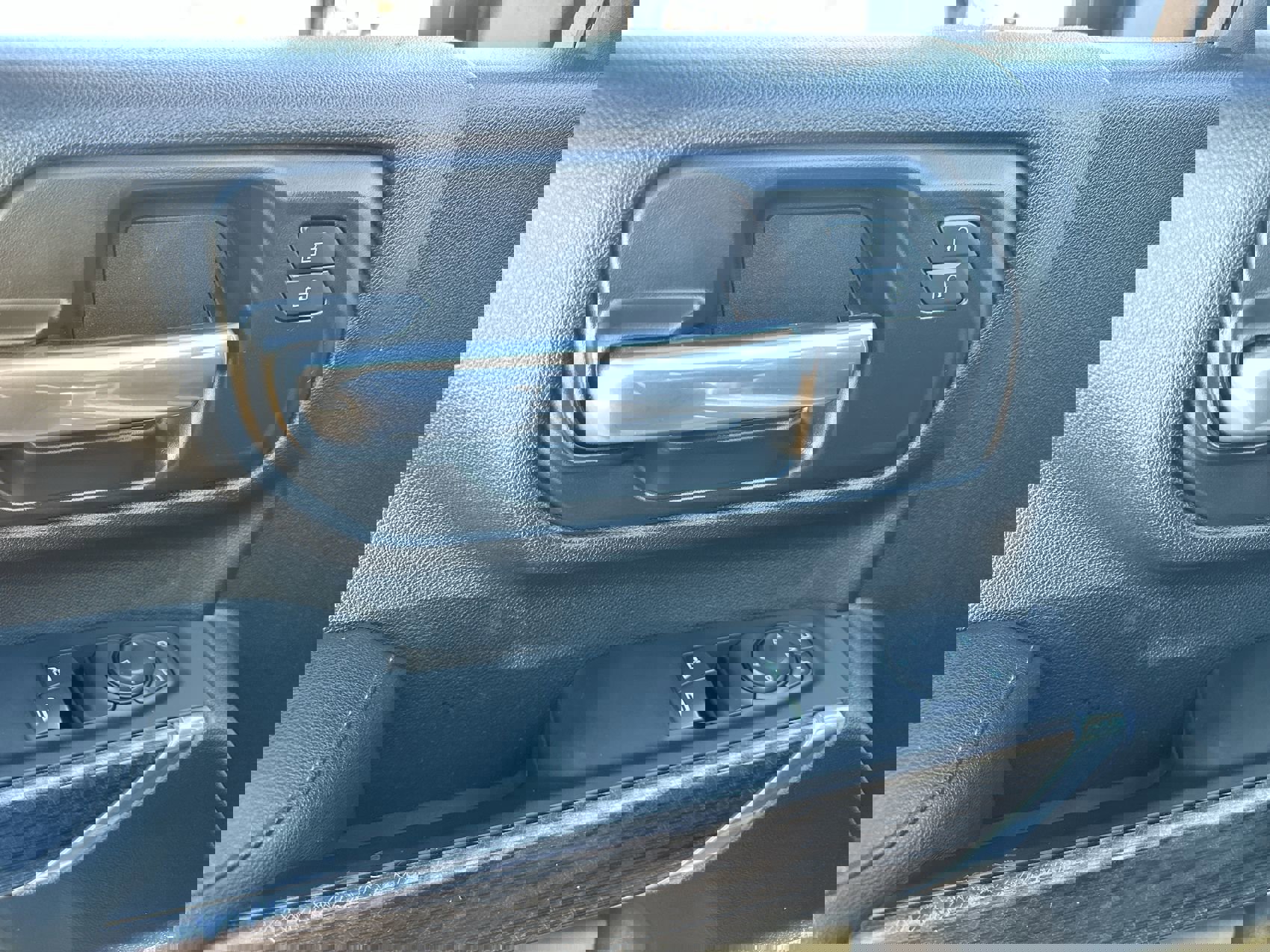 Used 2024 Chevrolet Silverado 3500 LT image 13