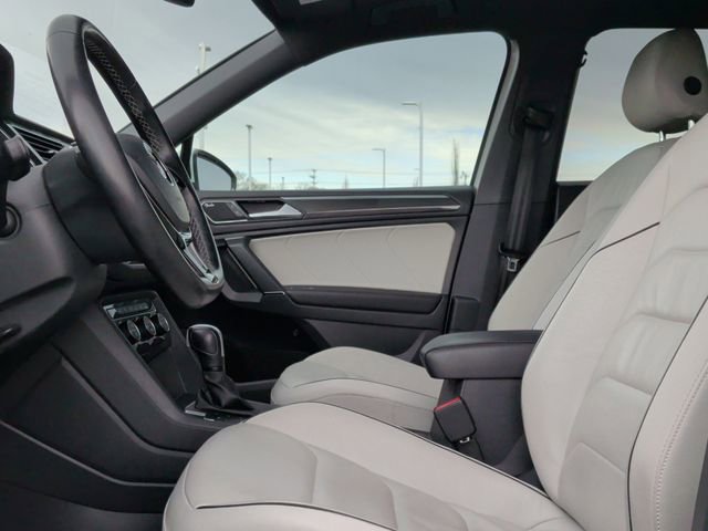 Used 2020 Volkswagen Tiguan SEL Premium R-Line image 12