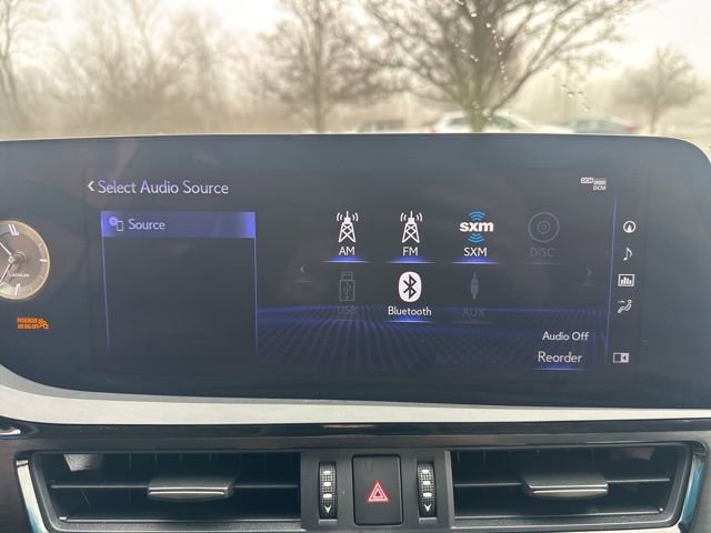 Used 2022 Lexus ES 300h w/ Luxury Package image 24