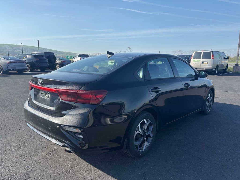 Used 2019 Kia Forte LXS FWD image 2