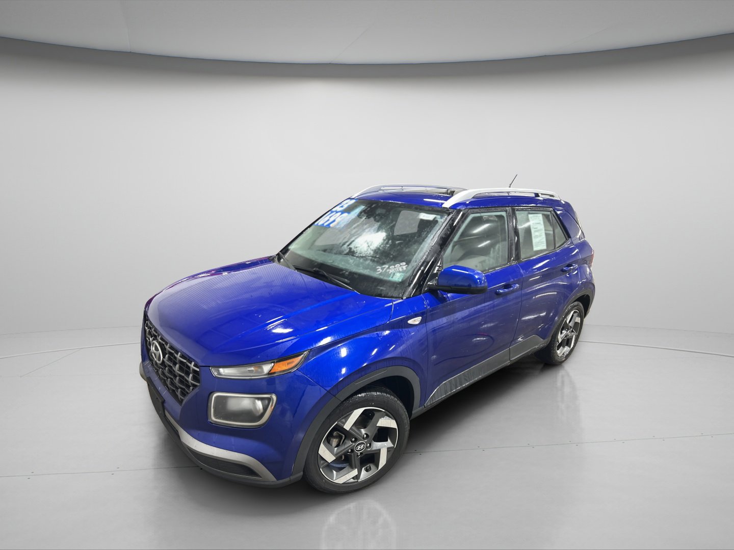 Used 2023 Hyundai Venue SEL w/ Cargo Package FWD image 1