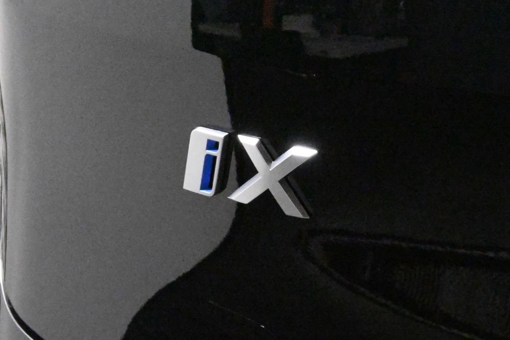 Used 2025 BMW iX xDrive50 w/ Premium Package image 37