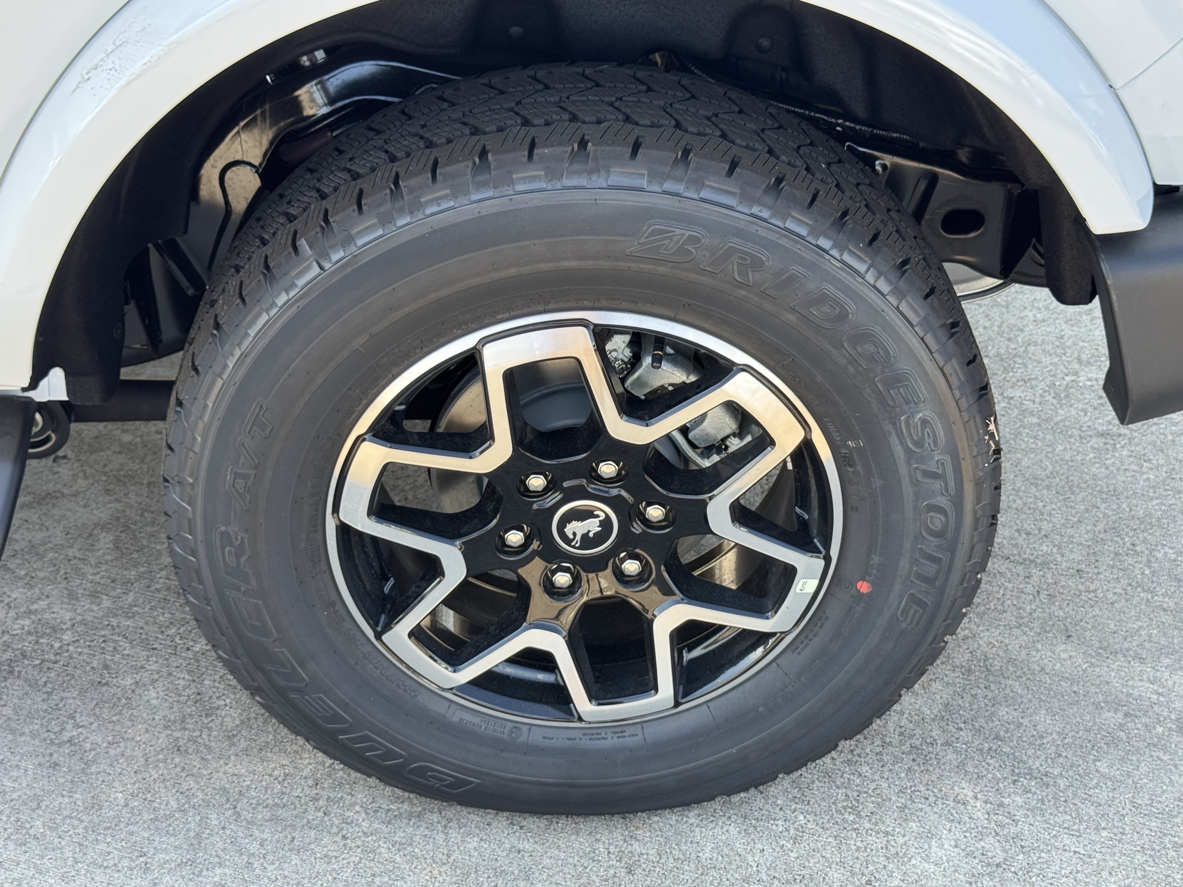 New 2026 Ford Bronco Outer Banks AWD/4WD image 9