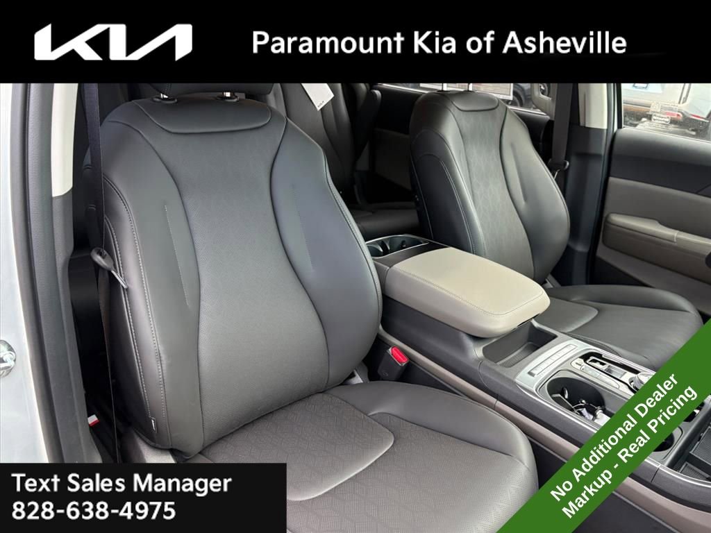 New 2026 Kia Carnival EX FWD image 21
