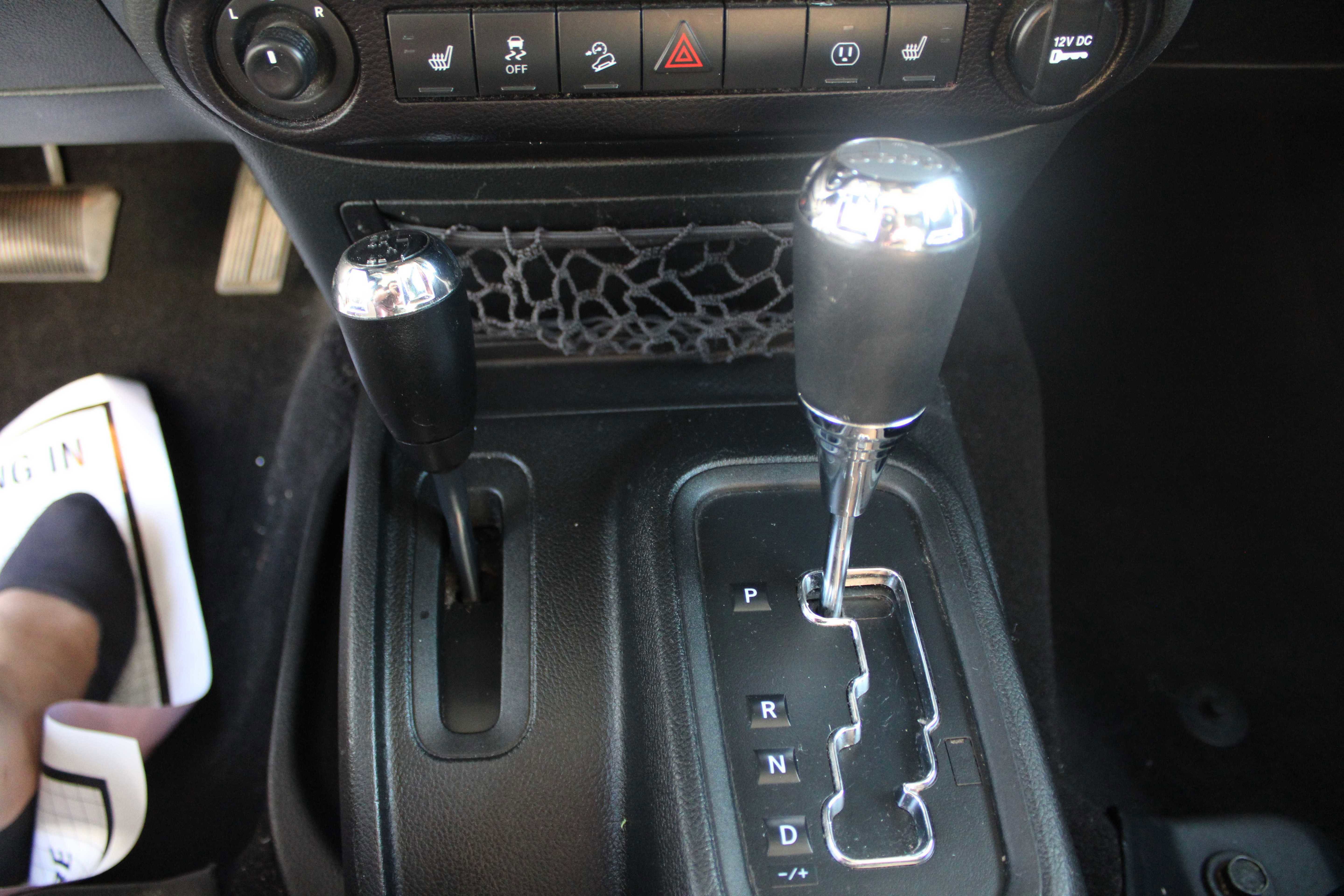 Used 2017 Jeep Wrangler Unlimited Sahara image 27