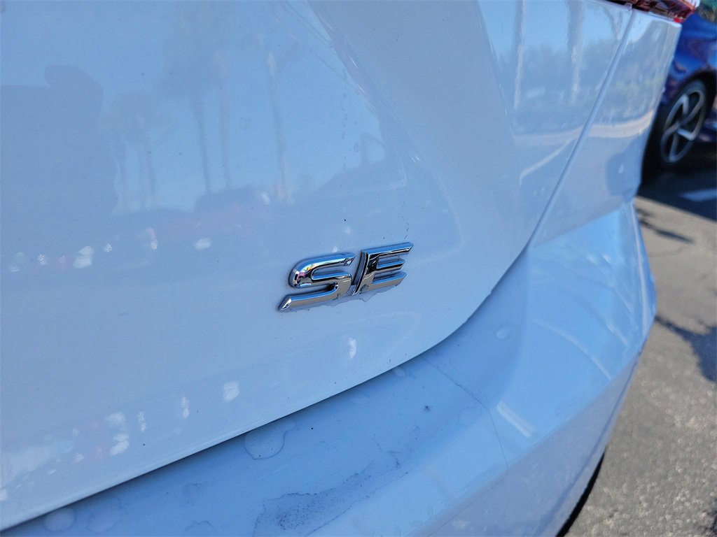 Used 2025 Toyota Camry SE image 10