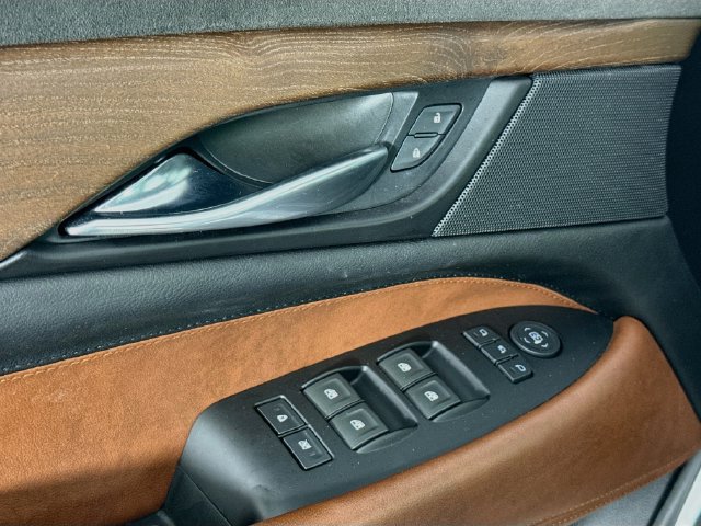 Used 2019 Cadillac Escalade Premium Luxury AWD/4WD image 23