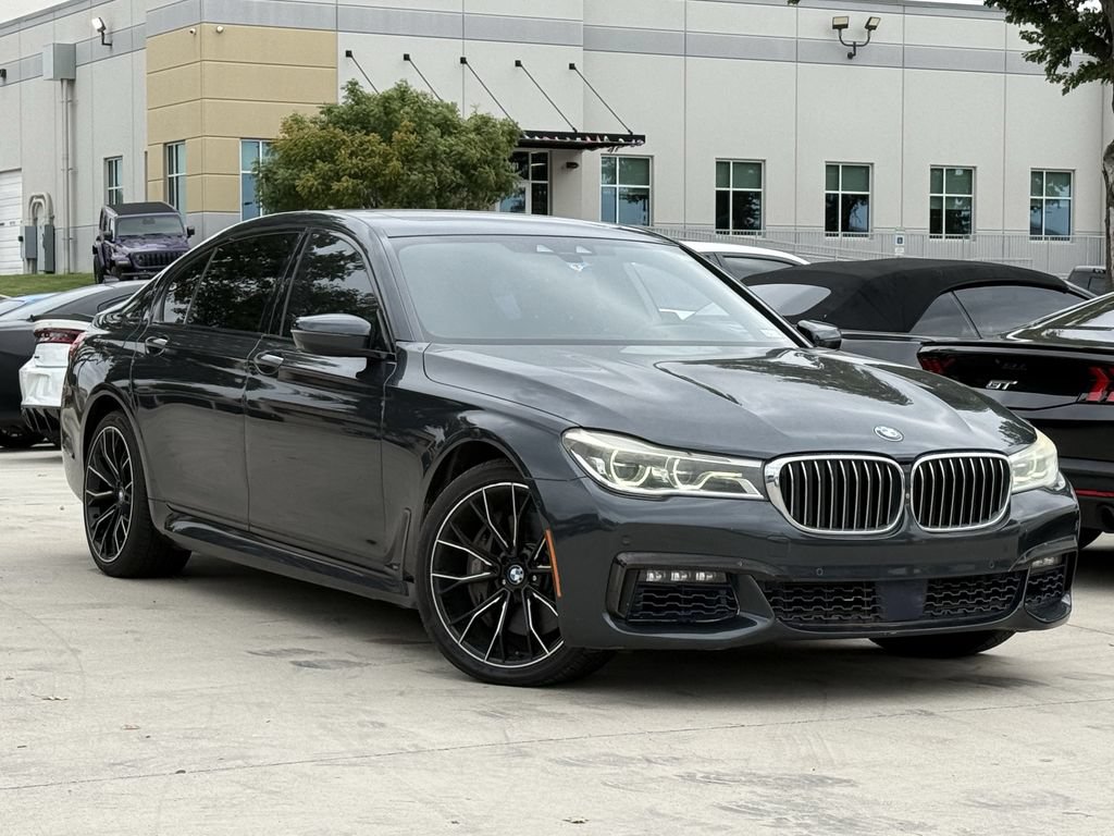 Used 2016 BMW 750i RWD image 2
