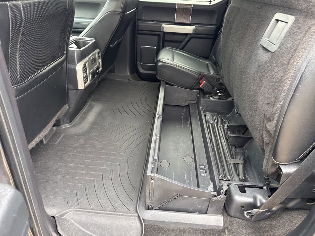 Used 2018 Ford F350 Lariat w/ Chrome Package image 11
