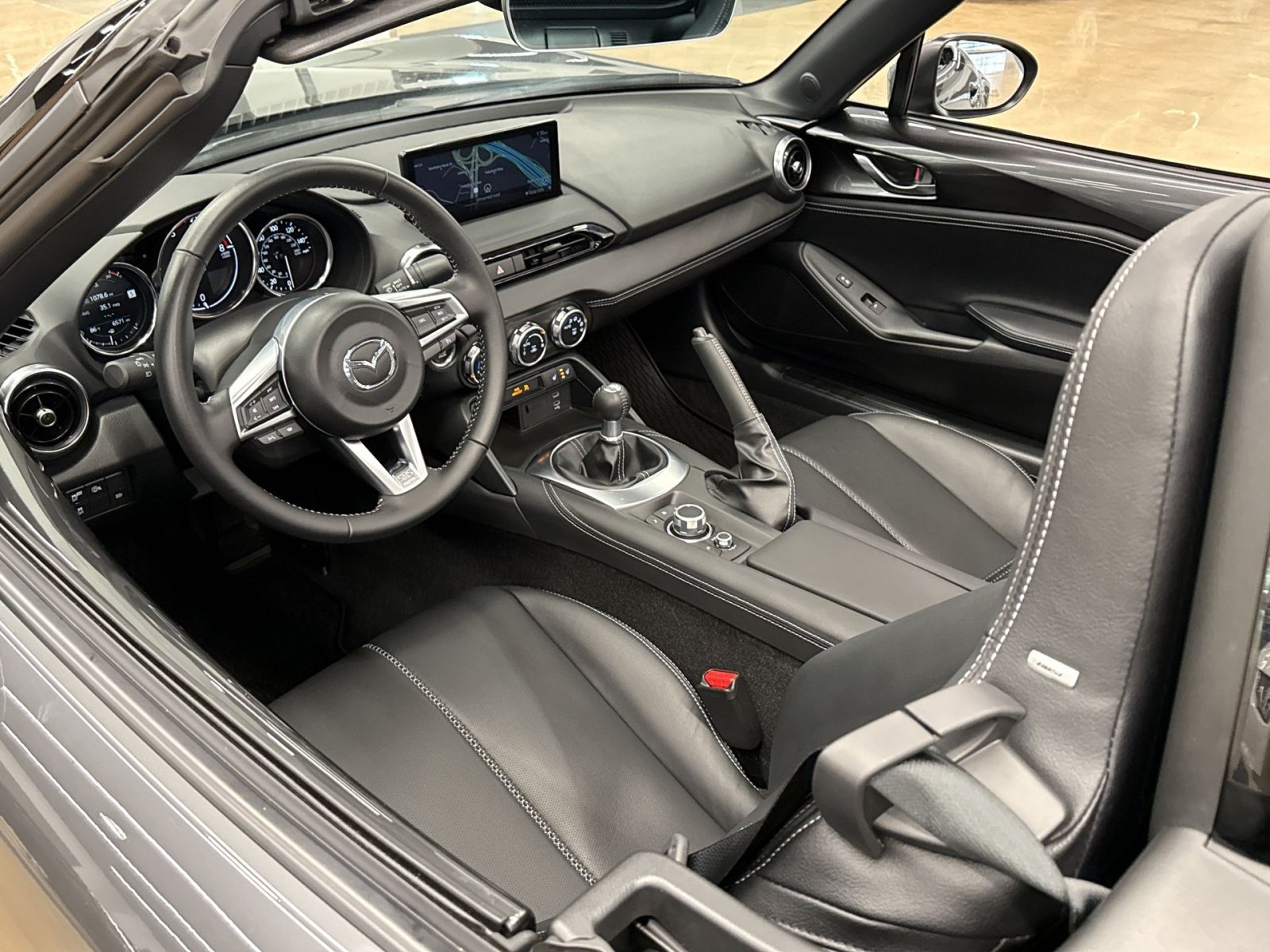 Used 2024 MAZDA MX-5 Miata Grand Touring w/ Weather Package RWD image 25