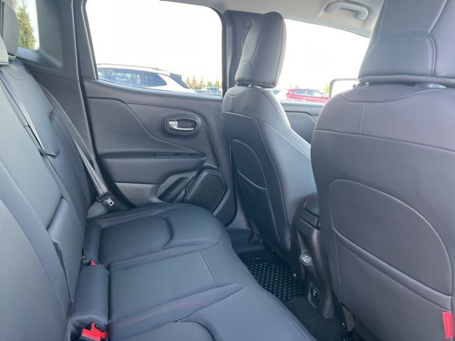 Used 2022 Jeep Renegade Trailhawk image 31