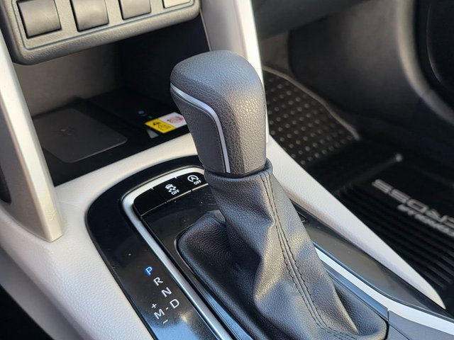 Used 2022 Toyota Corolla Cross LE image 32