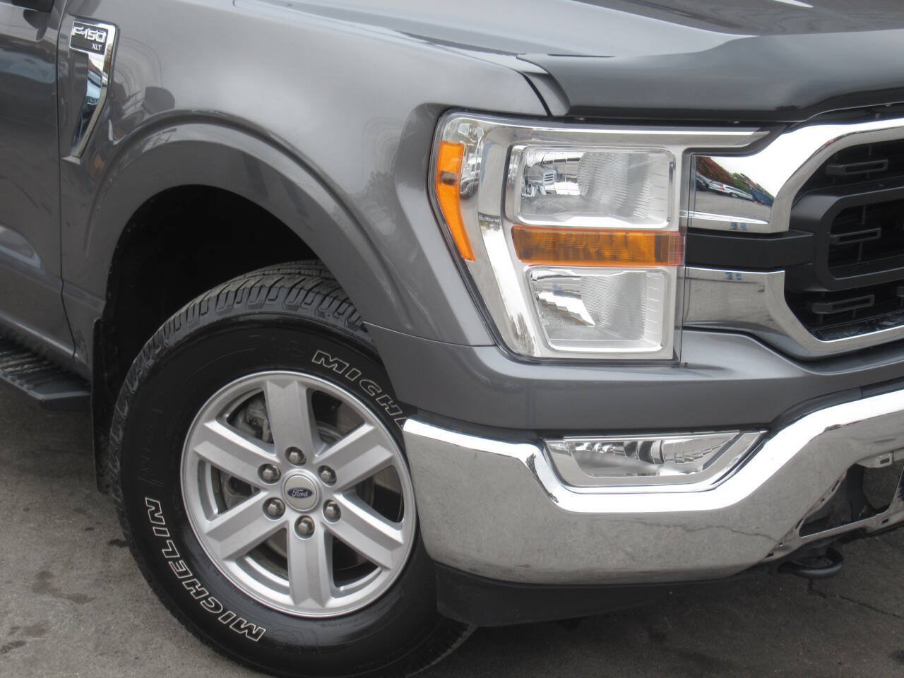 Used 2021 Ford F150 XLT w/ Equipment Group 301A Mid AWD/4WD image 3