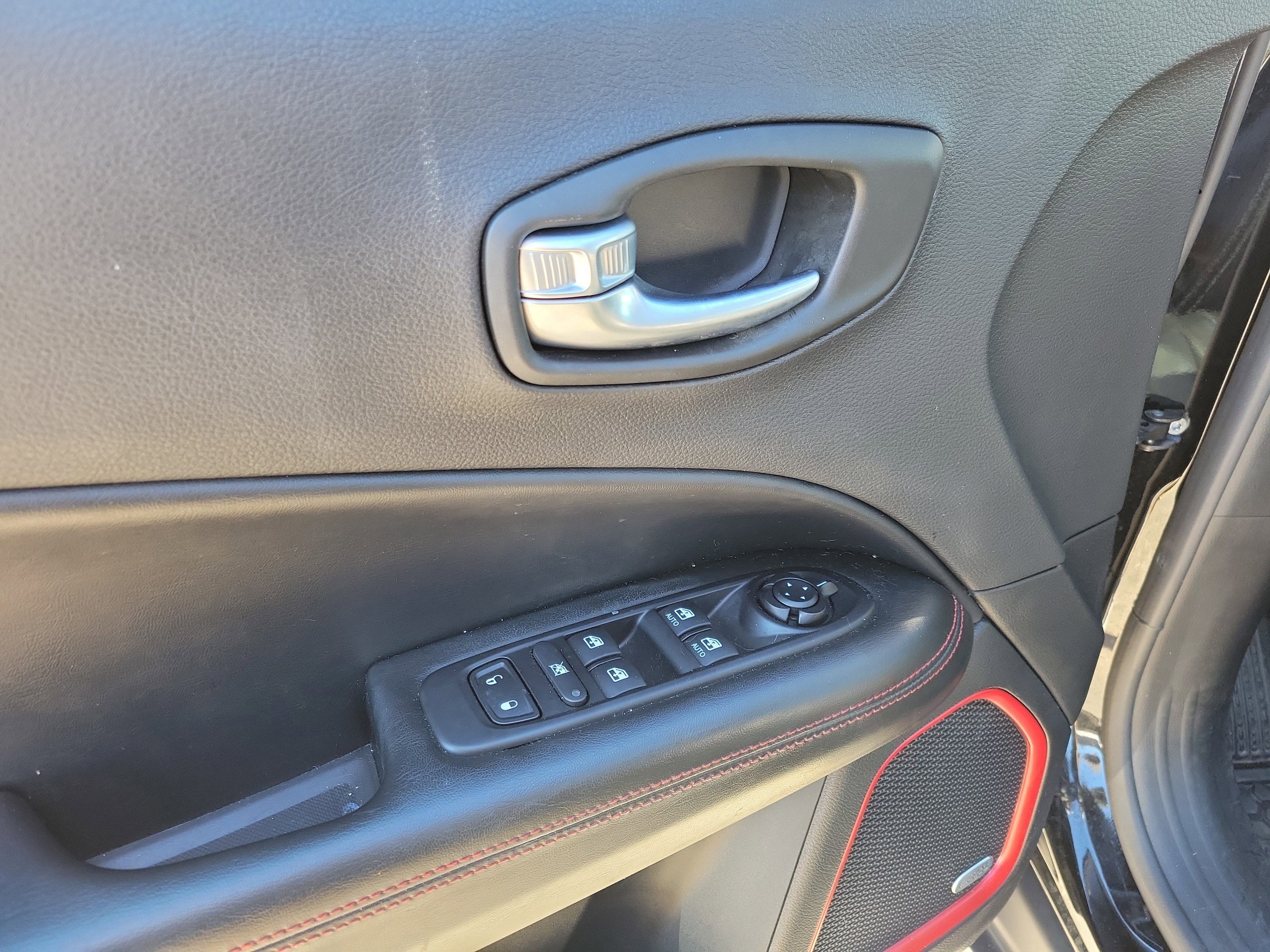 Used 2020 Jeep Compass Trailhawk w/ Leather Interior Group image 6