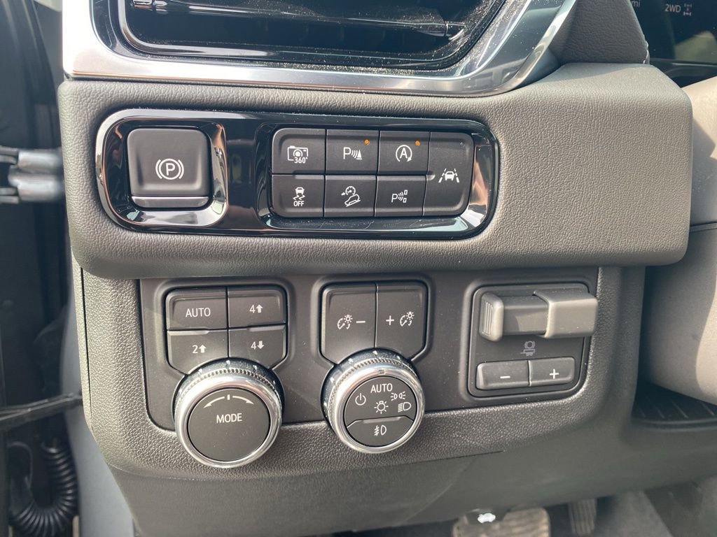 Used 2026 GMC Yukon Denali w/ Advanced Technology Package image 15