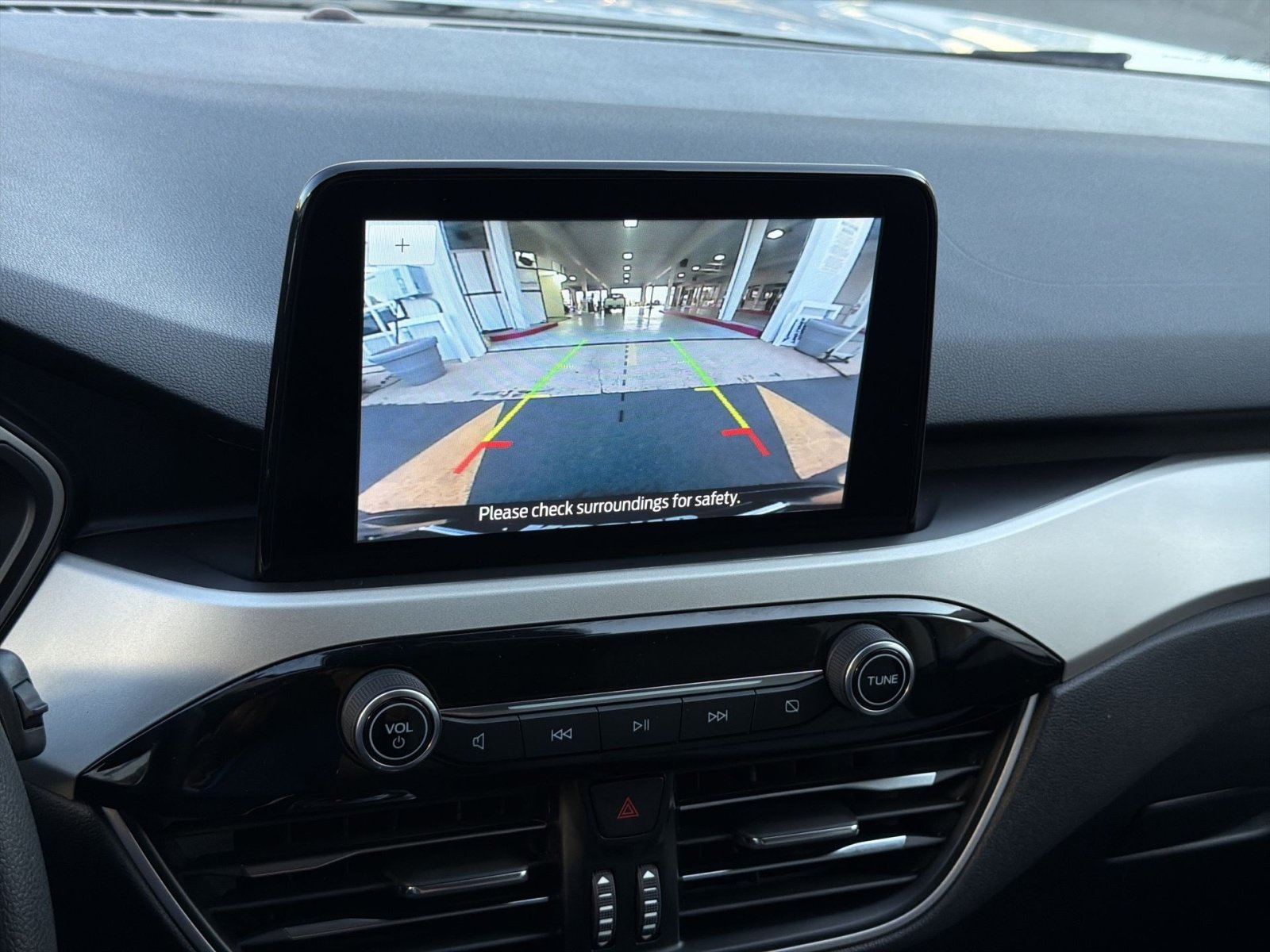 Used 2020 Ford Escape SE FWD image 19